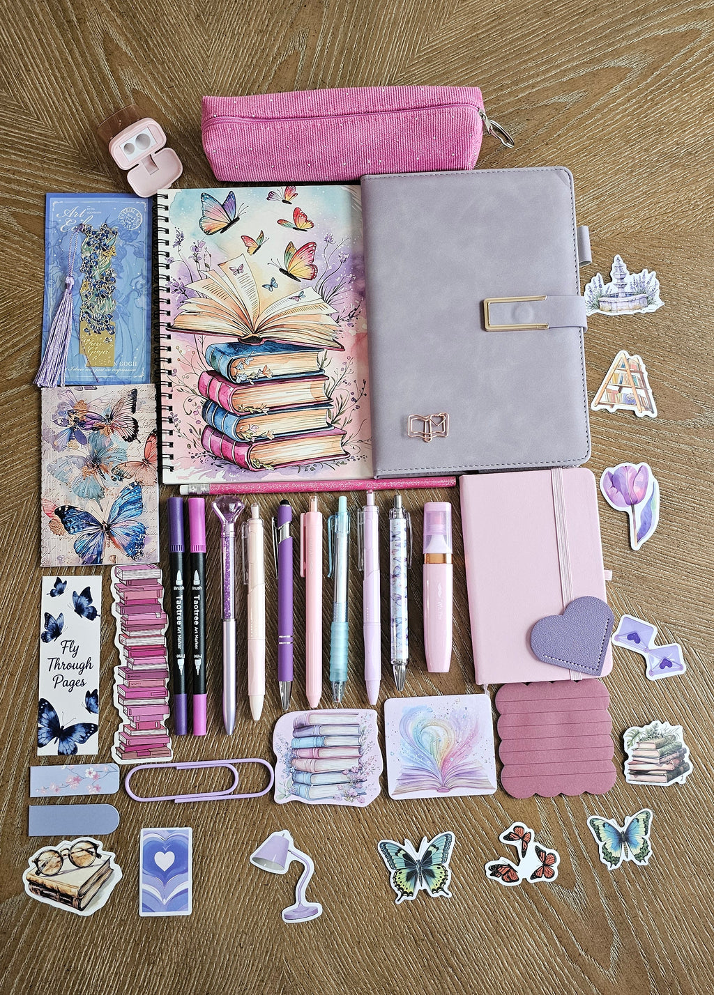 Fly Through the Pages Premium Stationery Gift Set