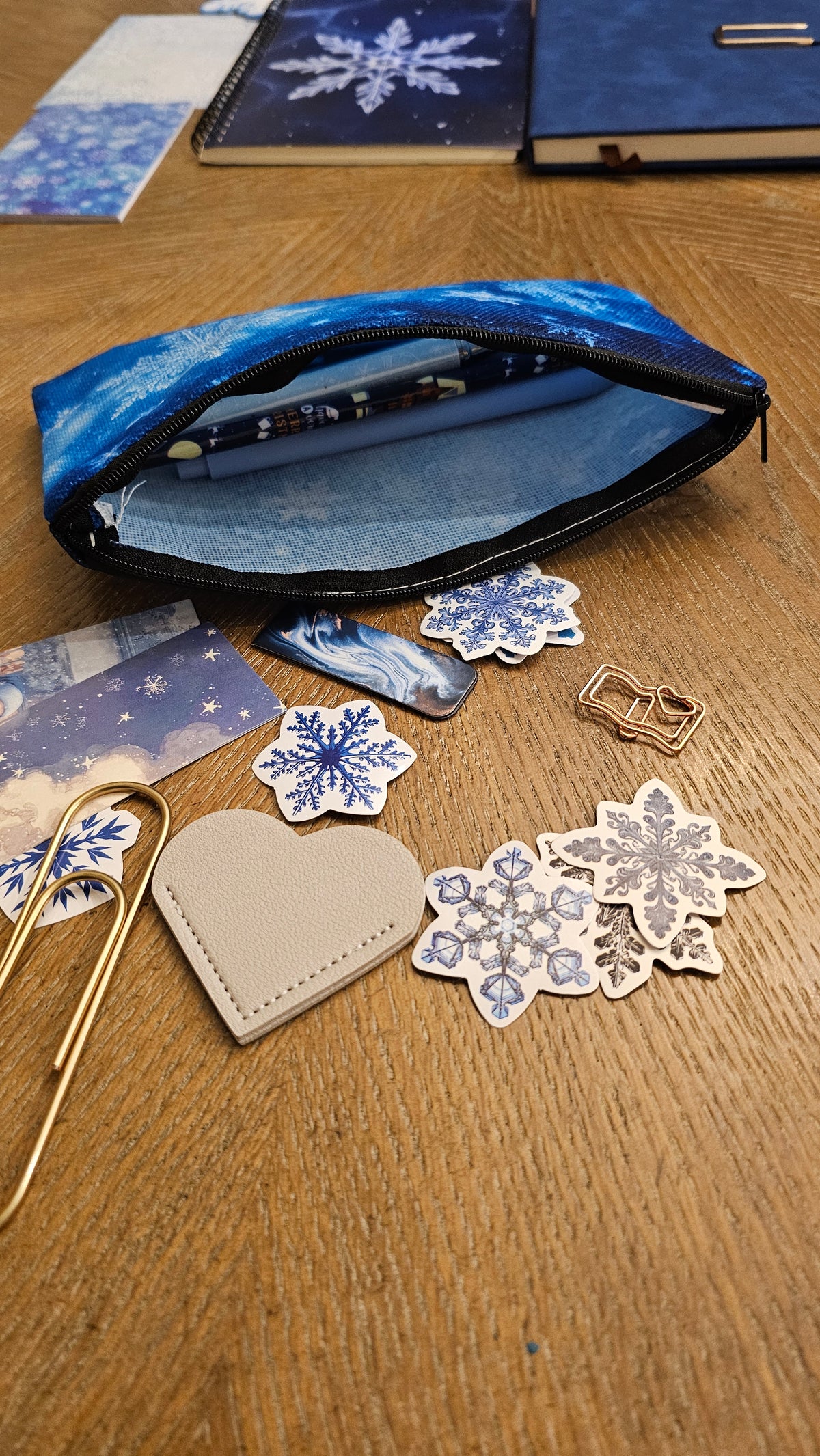 Lonely Snowflake Premium Stationery Gift Set