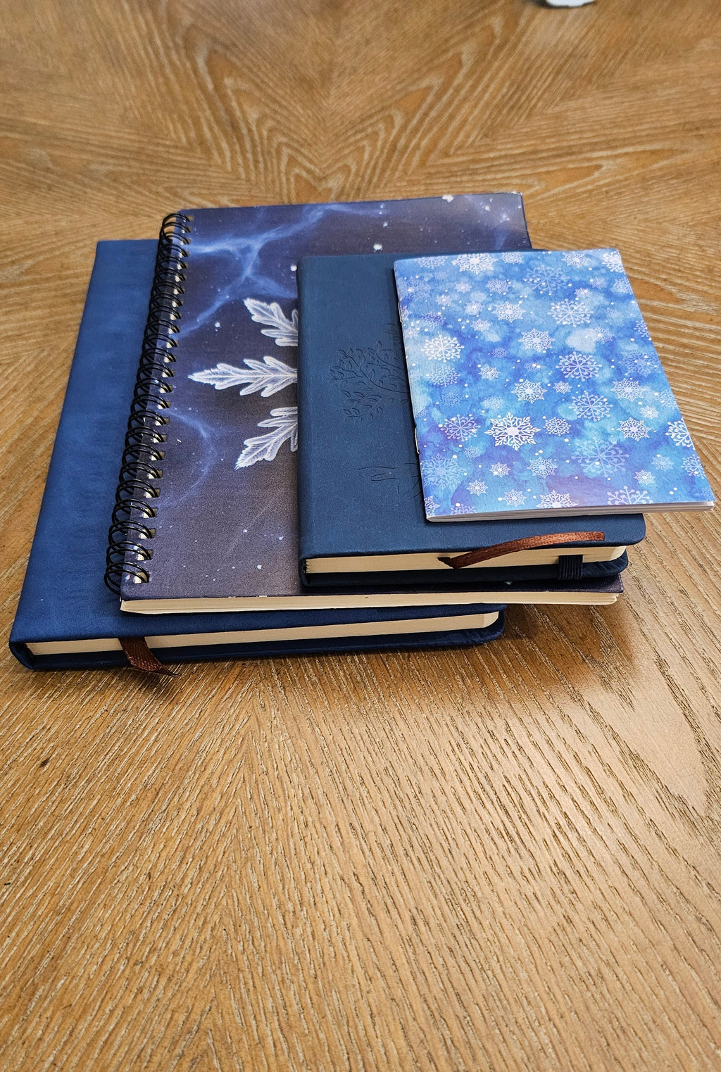 Lonely Snowflake Premium Stationery Gift Set