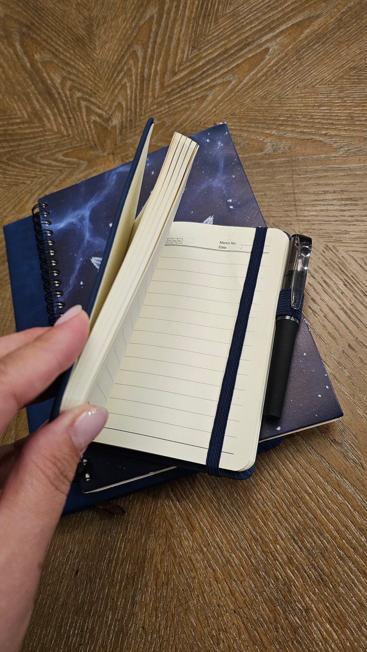 Lonely Snowflake Premium Stationery Gift Set