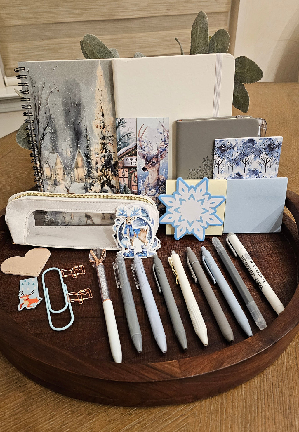 The Enchanted Winter Village Deluxe Stationery Gift Set