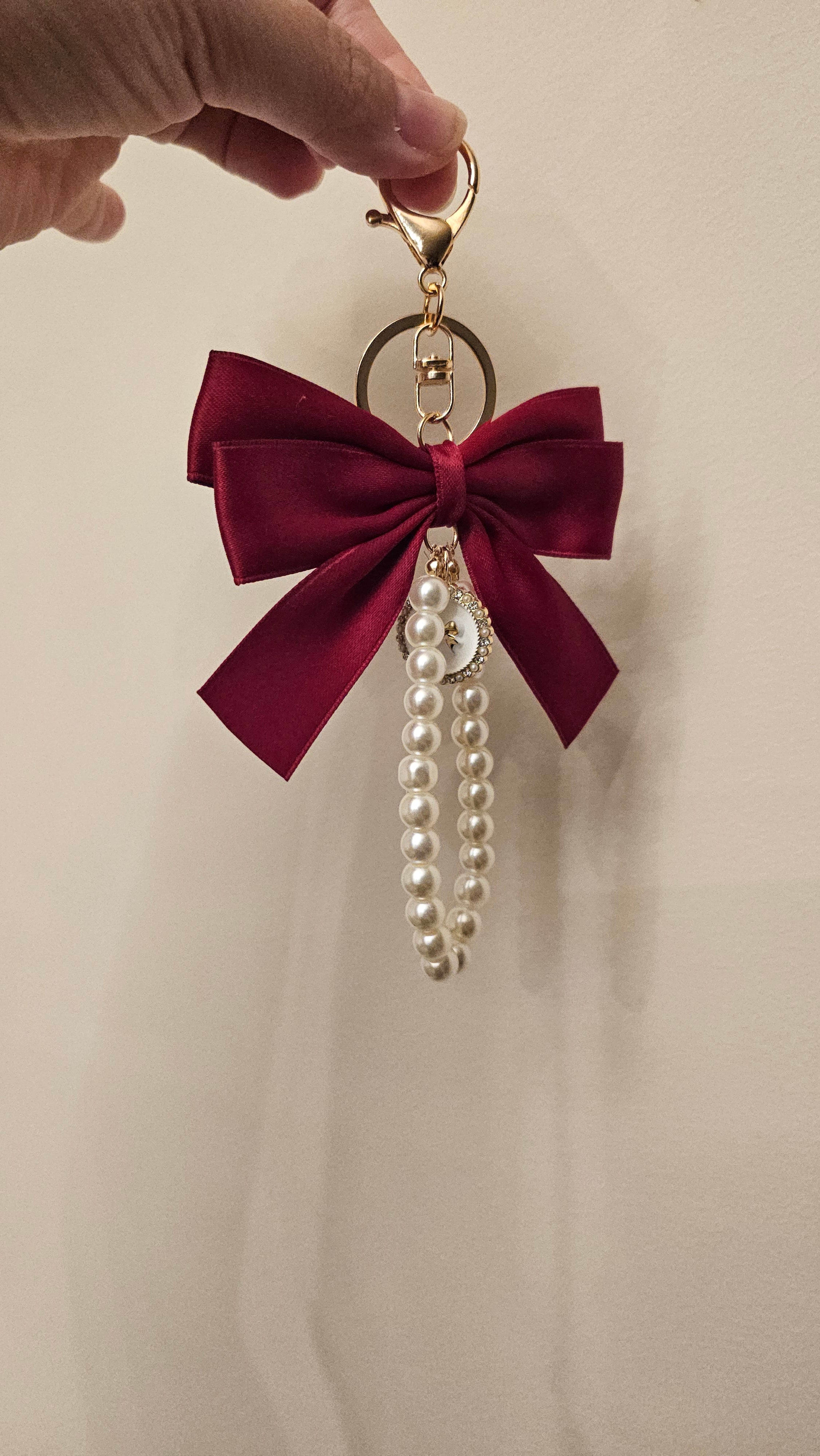 Elegant Pearl Bow Keychain