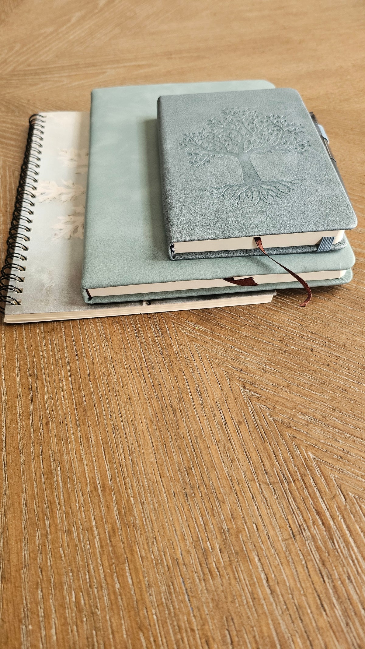 A Touch of Frost & Glow Deluxe Stationery Gift Set ❄️🩵