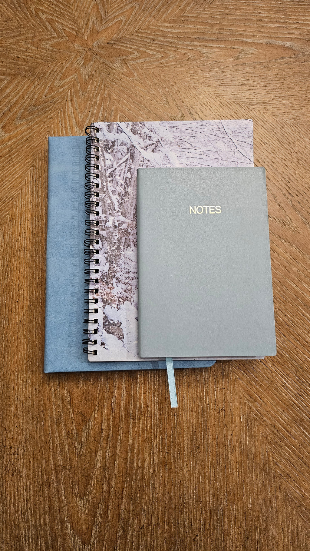 A Winter's Silent Beauty Stationery Gift Set