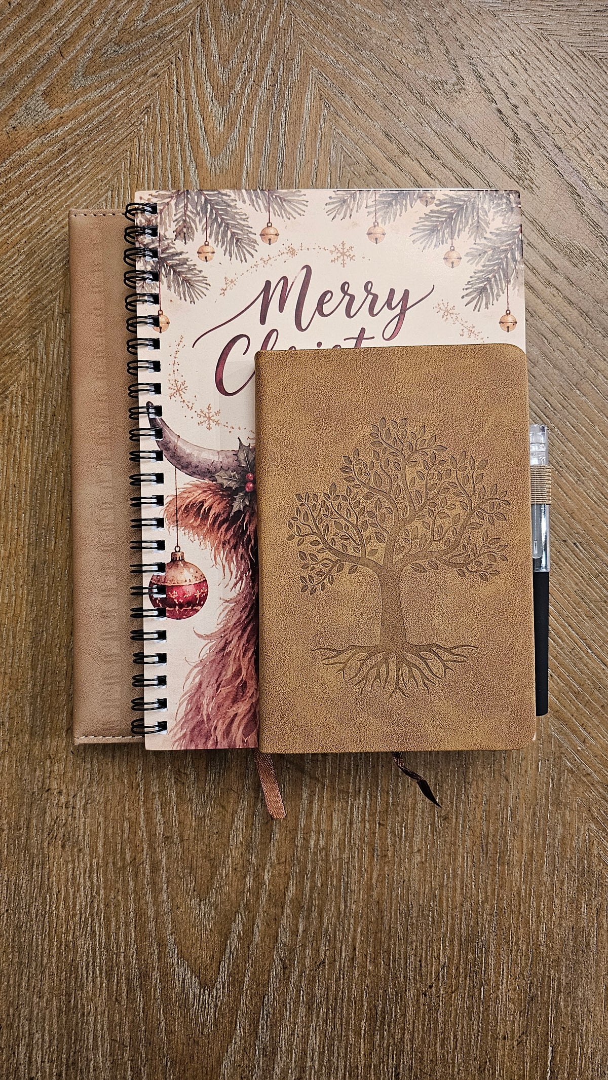 The Golden Highland Christmas Premium Stationery Gift Set