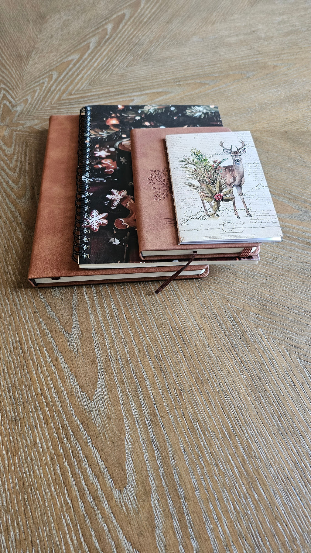 Marshmallows & Mistletoe Super Premium Stationery Gift Set