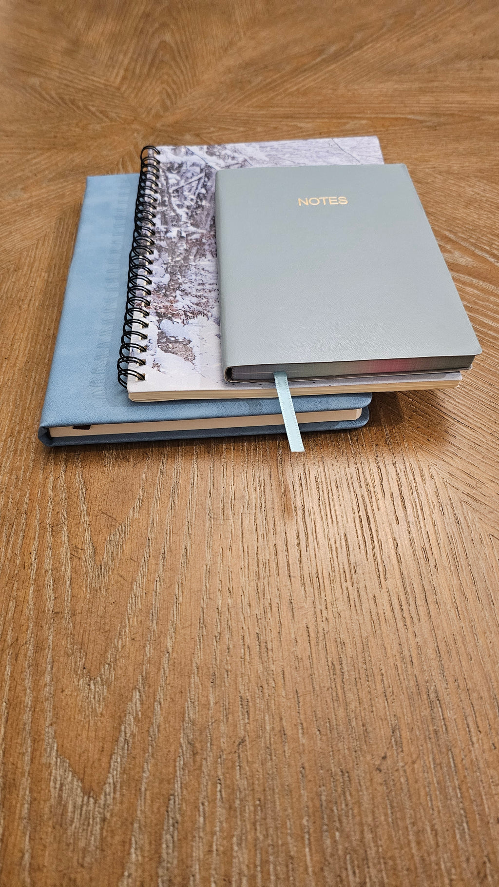 A Winter's Silent Beauty Stationery Gift Set