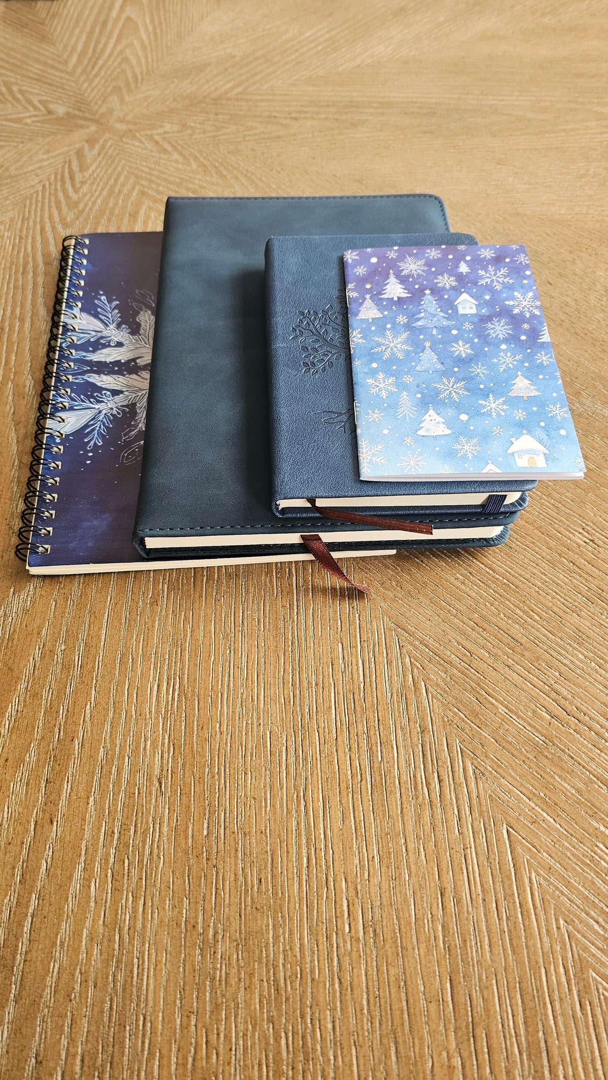 The Midnight Snowflake Ball Stationery Gift Set