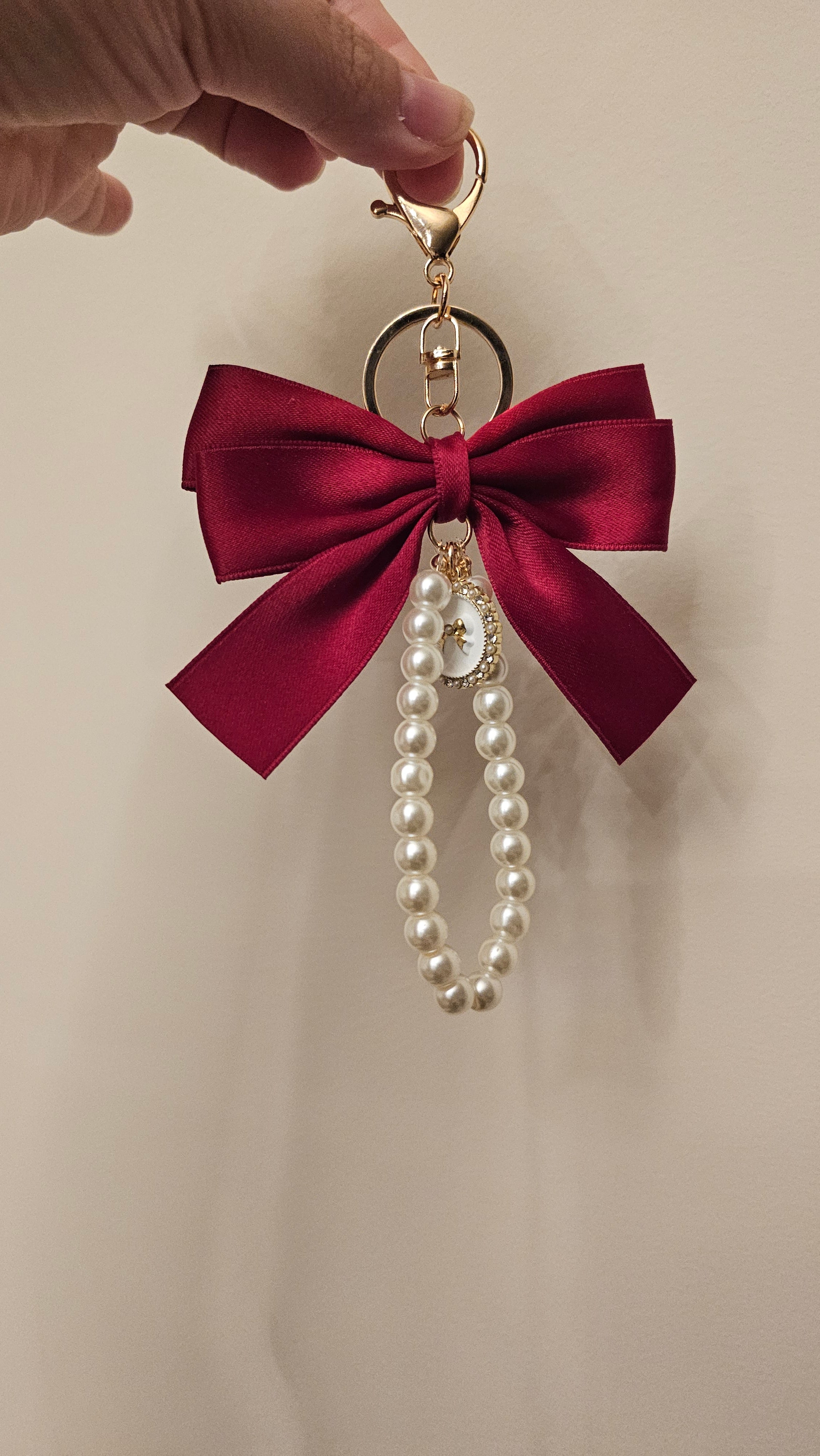 Elegant Pearl Bow Keychain