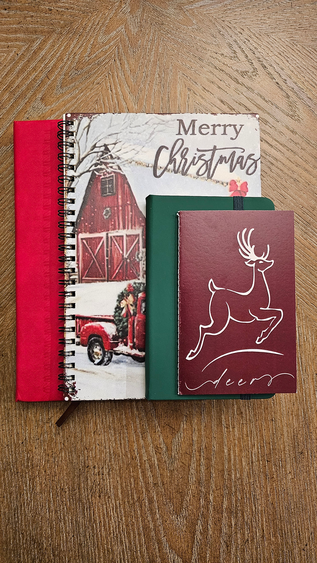 Christmas at the Old Red Barn Super Premium Stationery Gift Set