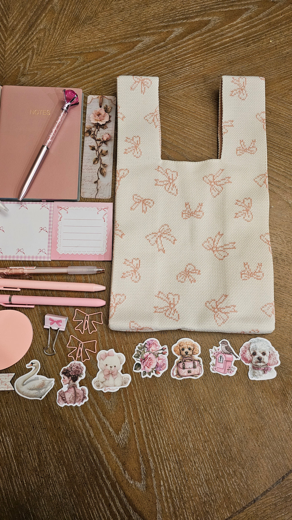 Pink Bow Stationery Gift Set.