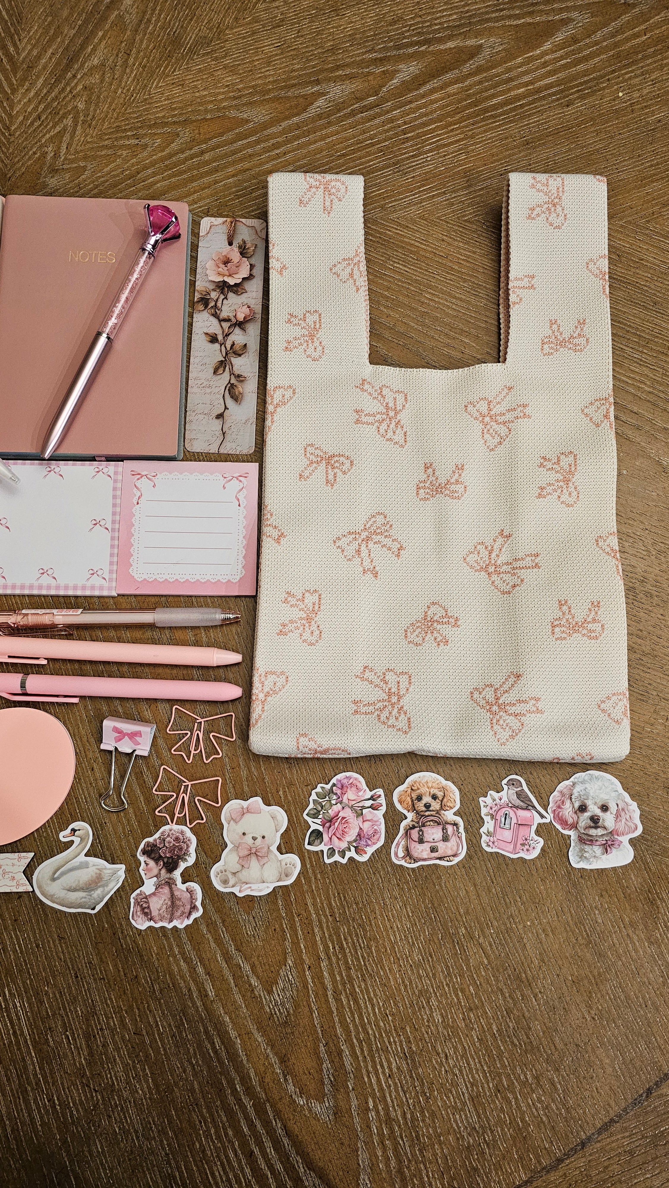 Pink Bow Stationery Gift Set.