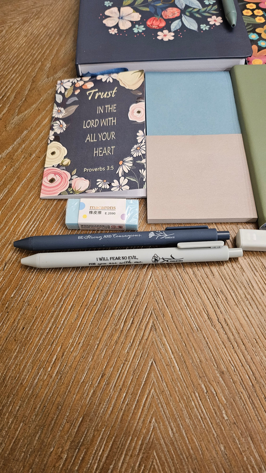 Trust in the Lord Faith Stationery Gift Set
