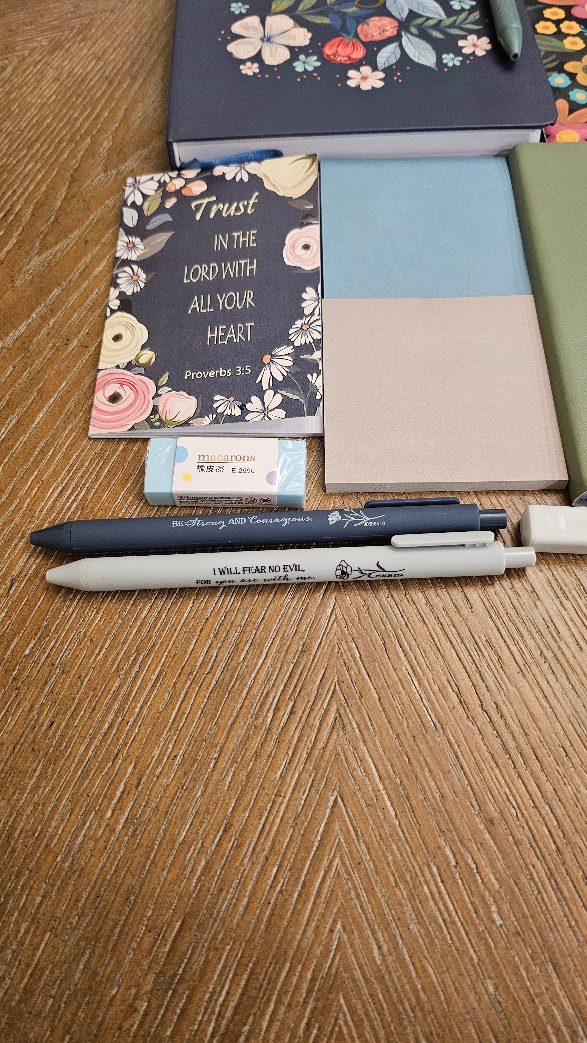 Trust in the Lord Faith Stationery Gift Set