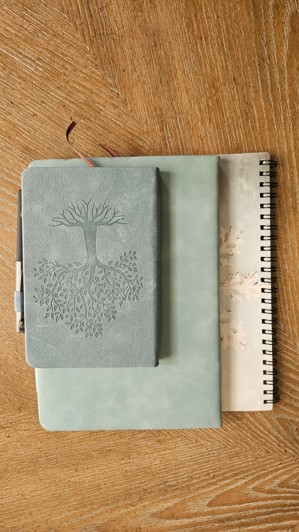 A Touch of Frost & Glow Deluxe Stationery Gift Set ❄️🩵